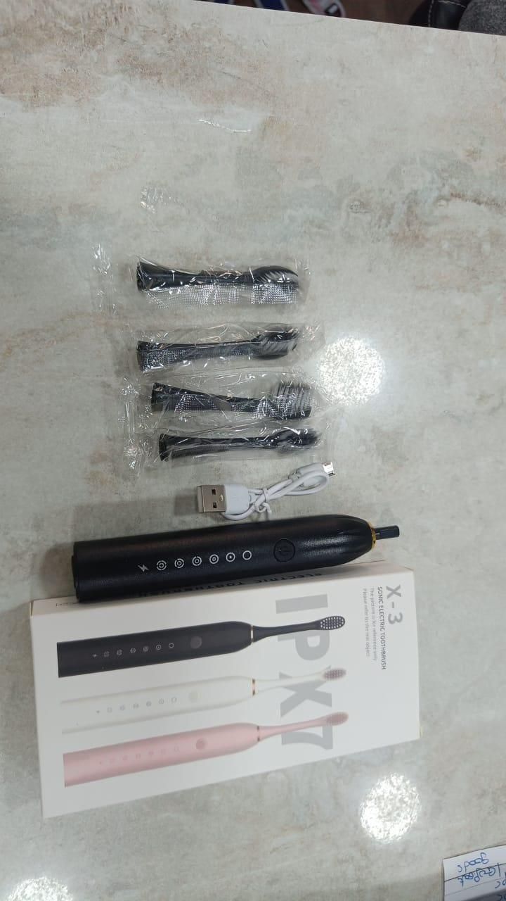 Electric Toothbrush (With 4 Heads)